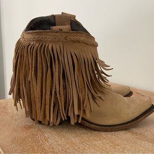 Ladies Liberty Black Fringe Booties size 7 Preowned